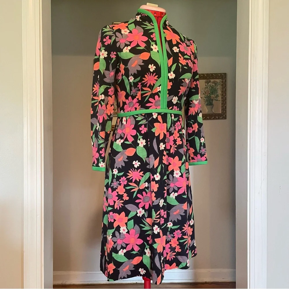 Vintage 60s/70s Keram NY Mod Floral Long-sleeve Mini Dress With Slit Neck - Picture 12 of 16